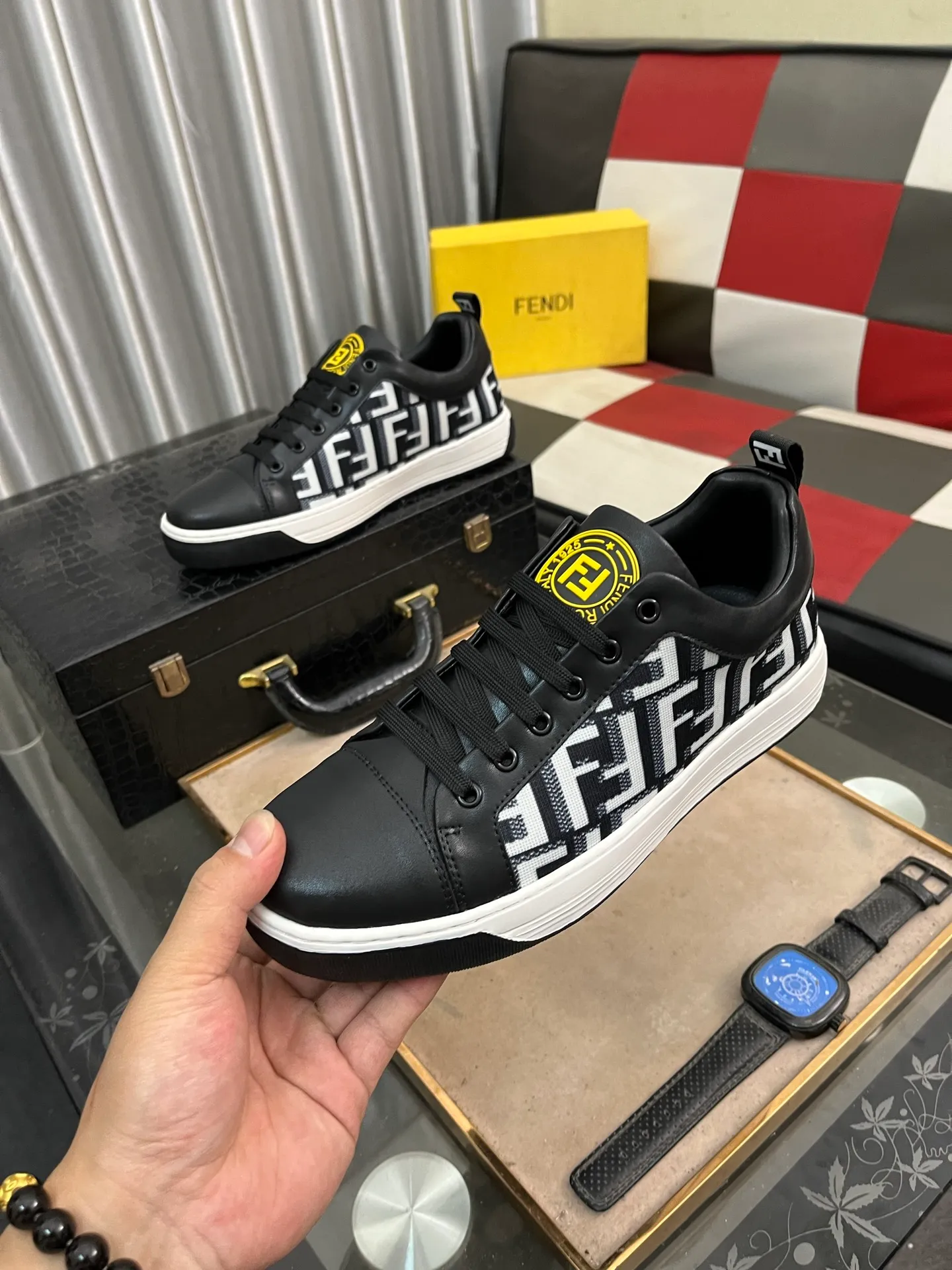 Men's Men's Shoes💰420⌚️⌚️[Fendi] Fendi's latest casual shoes for men! Available at counters simultaneously! Made entirely of imported top-grain calfskin, the interior is made of top-grain water-dyed cowhide, and the original factory-supplied rubber outsole. Leading new fashion concepts. Matching code: 38-442️⃣Colors available